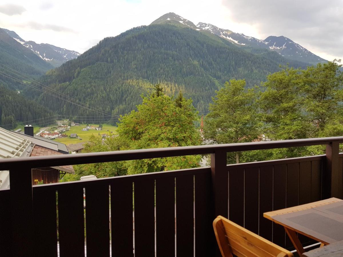 Haus Tannegg Bed & Breakfast Pettneu am Arlberg Ngoại thất bức ảnh